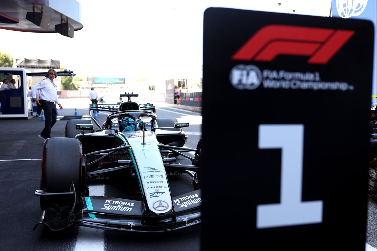 F1 Barcelona GP: راسل يتفوق على هاميلتون في المركز الأول مع تحطم لوكلير