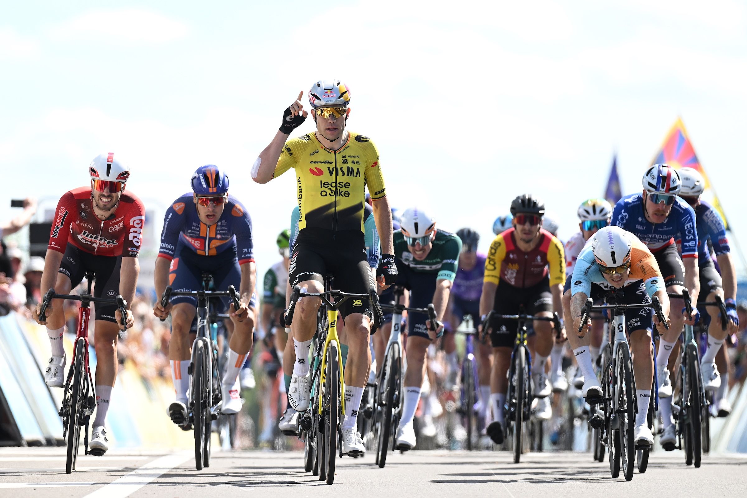 Tour Auvergne-Rhône-Alpes: Wout van Aert يجيب على الشكوك بفوزه في المرحلة الخامسة