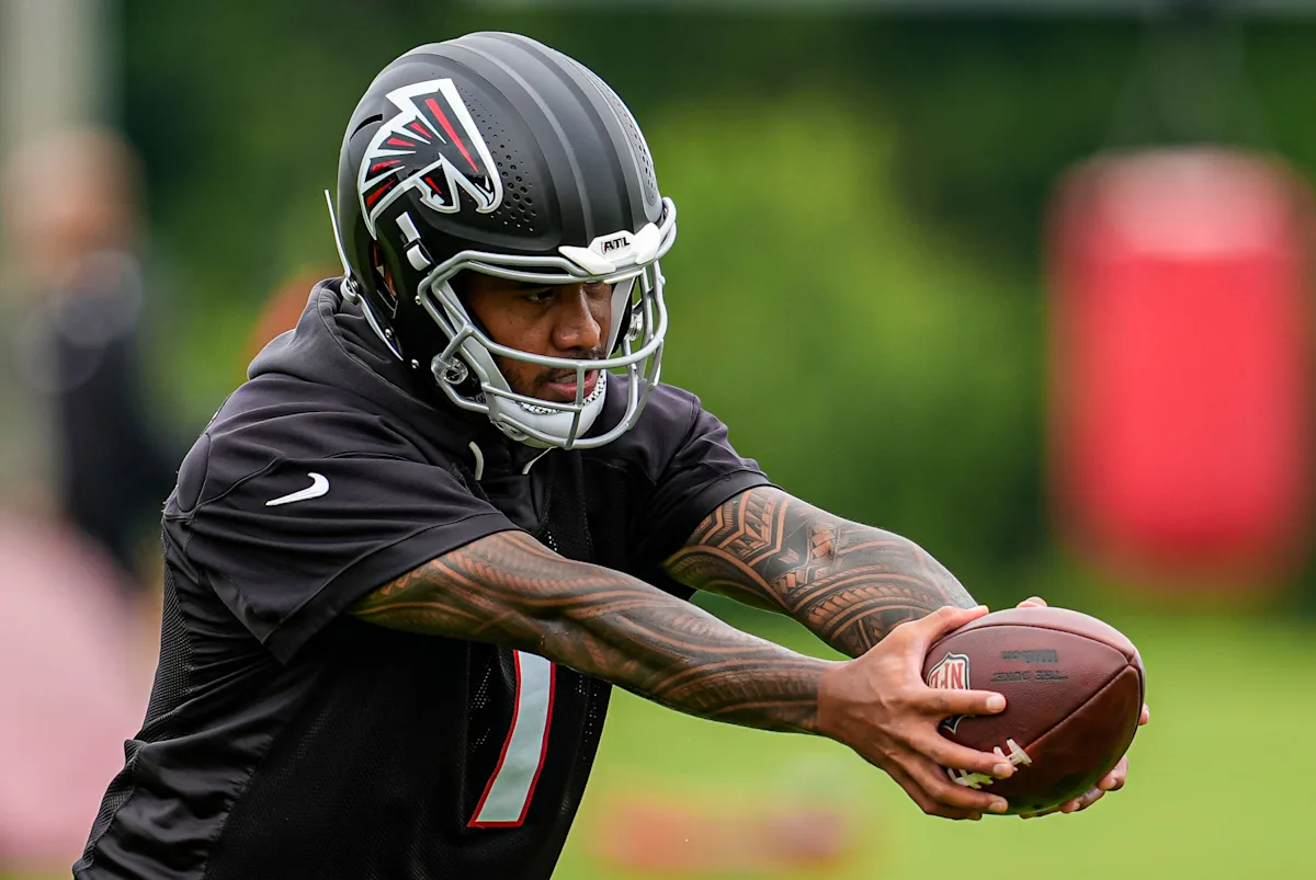 ترى ESPN أن كفاح Tua Tagovailoa لعام 2025 هو اتجاه وليس مجرد نقطة عابرة