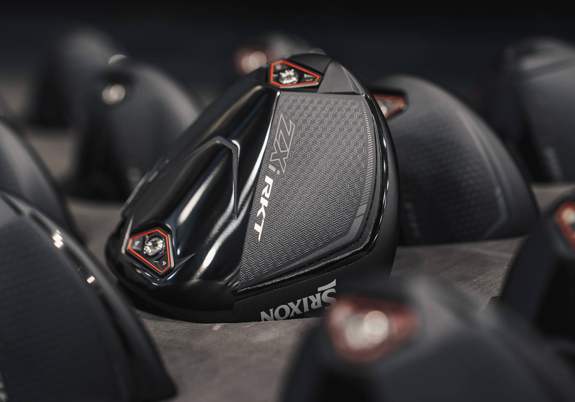 ثلاثة سائقين جدد من Srixon يظهرون في بطولة المسافرين