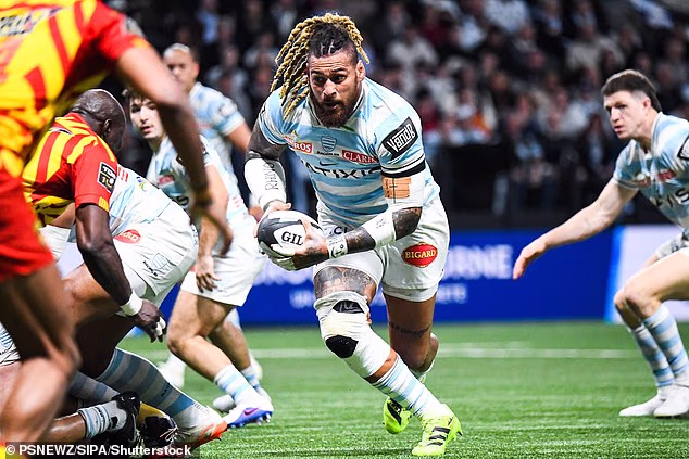 يلعب ناثان هيوز الآن في باريس لفريق Racing 92، وقد حصل هذا الأسبوع على أول استدعاء له مع منتخب فيجي.
