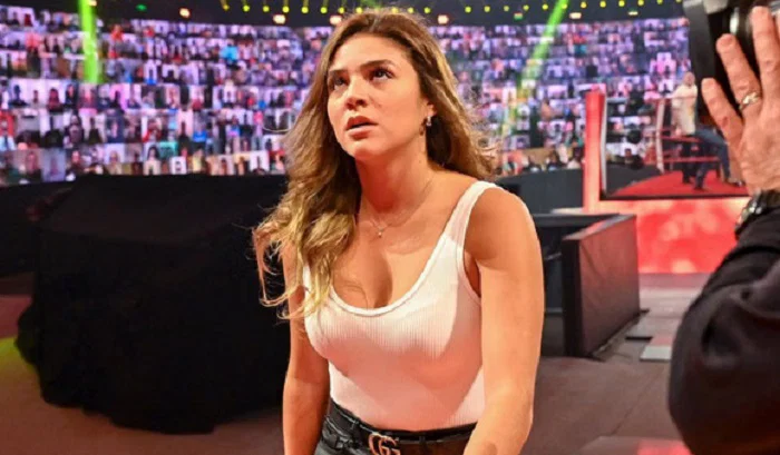 راي ميستيريو يقدم تحديثًا عن مستقبل عاليا ميستيريو في WWE، ويأمل في صنع المزيد من تاريخ العائلة