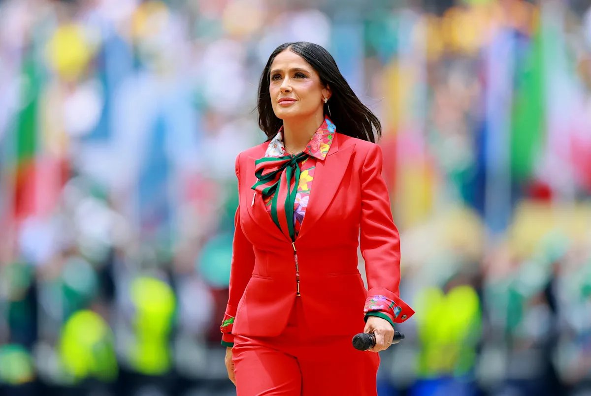سلمى حايك وشاكيرا والمزيد من النجوم يفتتحون مونديال 2026 في المكسيك