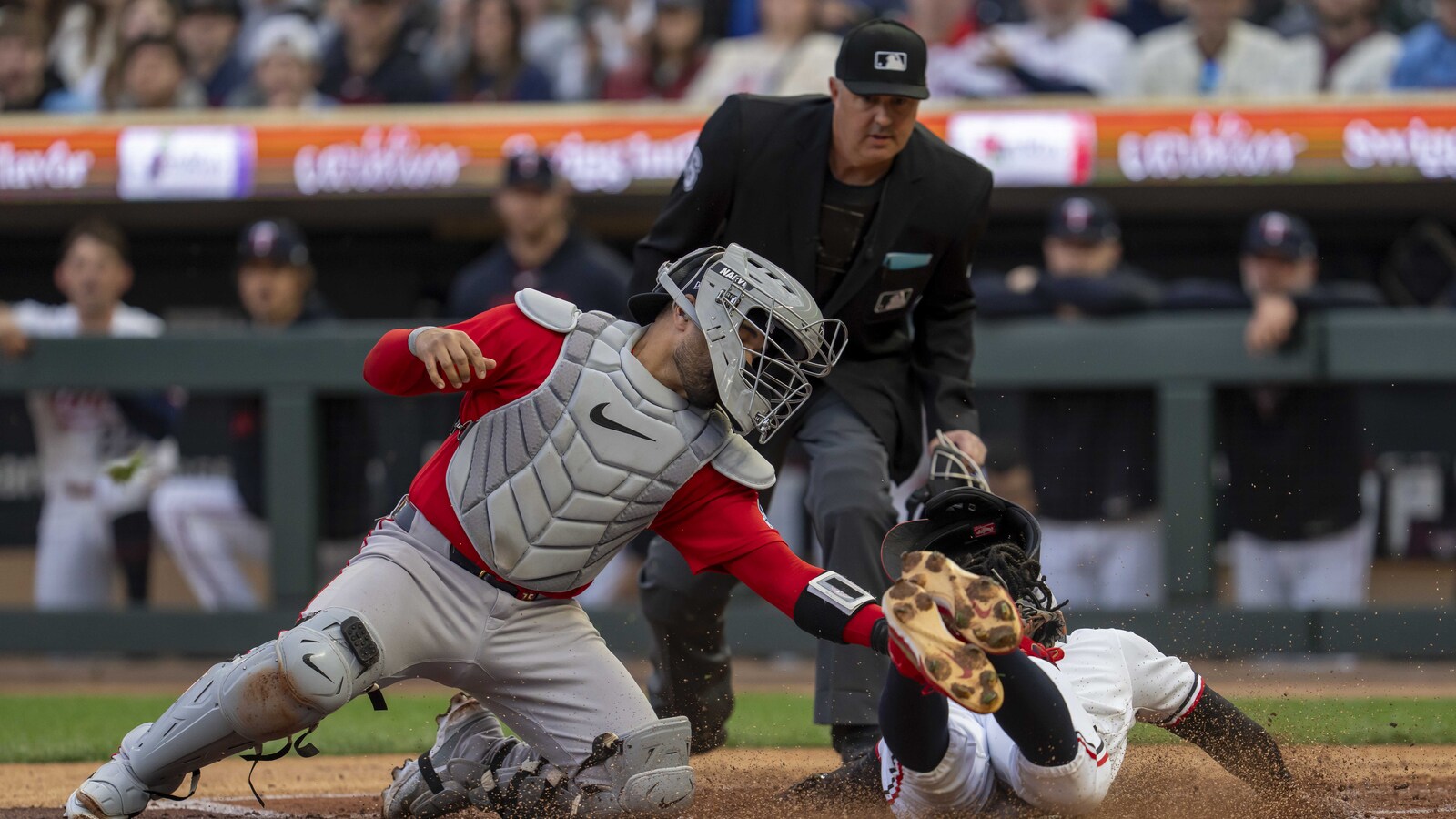 قام فريق Red Sox بتقليل وقت لعب كارلوس نارفايز دون إخباره