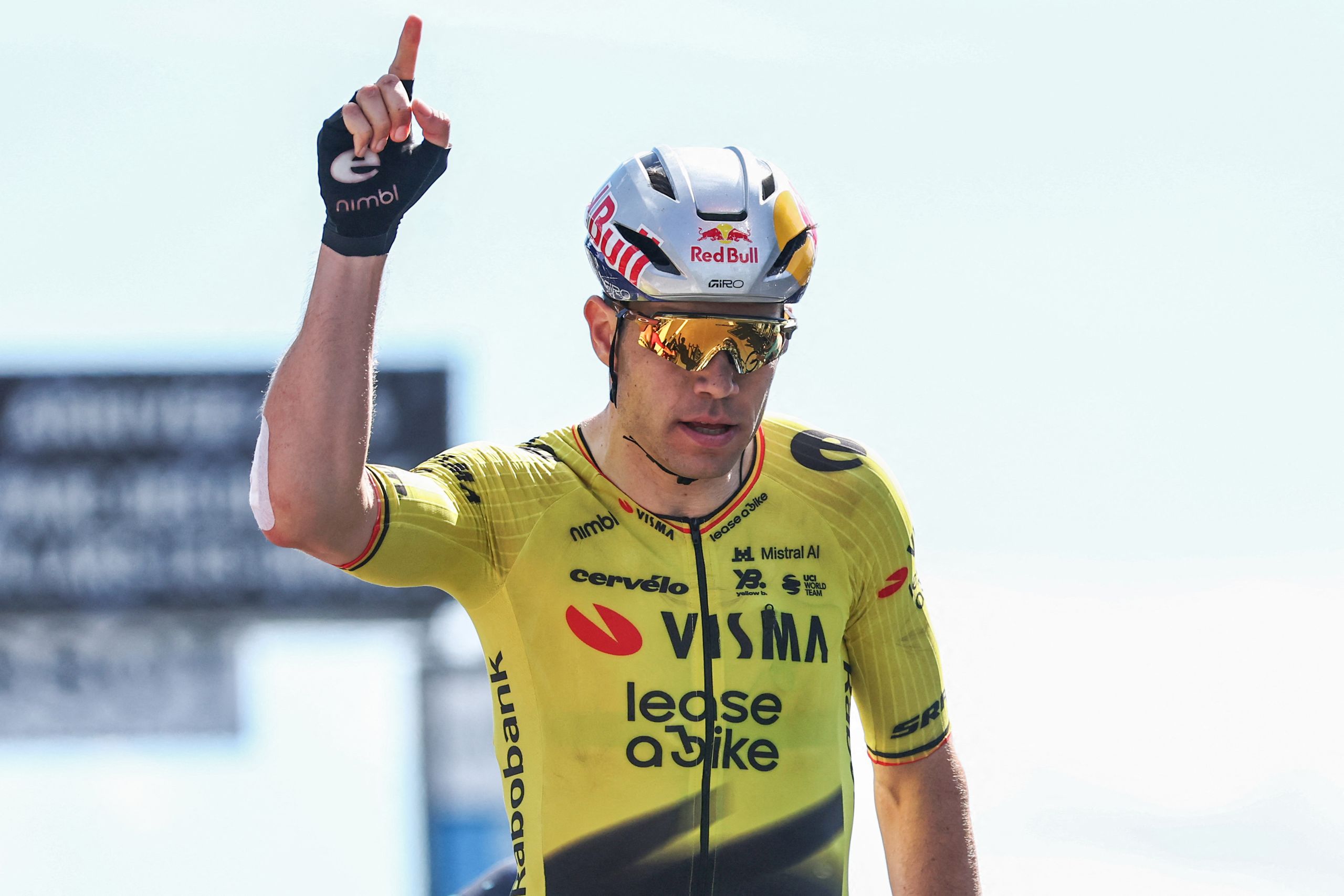 كان من الممكن أن يكون Wout van Aert قد أصيب بالإنتان، وخضع لعملية جراحية لإزالة المرفق المصاب مما أدى إلى استبعاده من سباق فرنسا للدراجات.