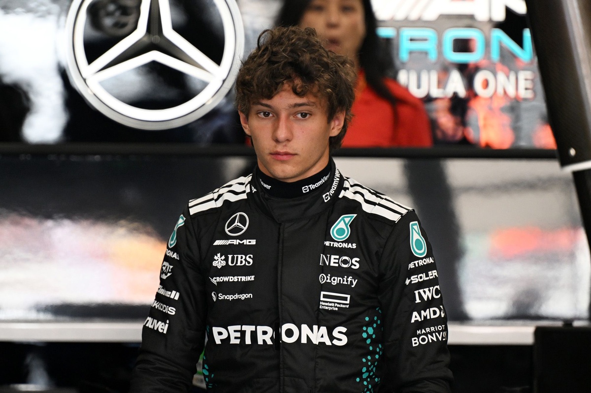 لماذا يشعر أنتونيلي "بالامتنان" لتراجع منتصف الموسم في F1 2025