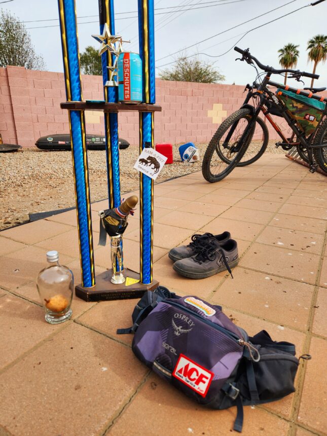 منتصف الليل في الواحة – Drunkcyclist.com