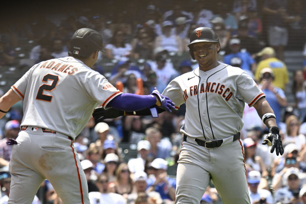 يقال إن العمالقة منفتحون على العروض على Devers و Adames