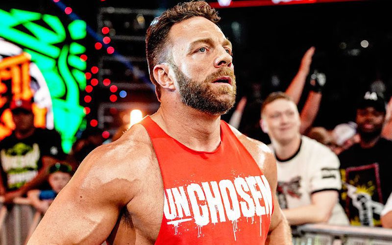 يُزعم أن LA Knight يعاني من الحرارة مع إدارة WWE
